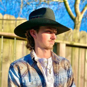 Meet your Posher, Conner